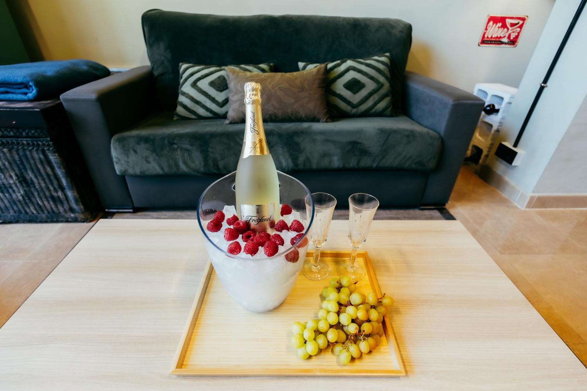 ולנסיה Apartment Ruzafa Roots, 12 Min To Centre, Smart Tv, Wine מראה חיצוני תמונה