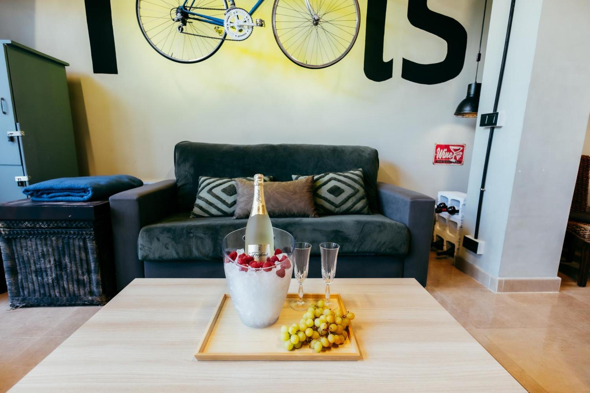 ולנסיה Apartment Ruzafa Roots, 12 Min To Centre, Smart Tv, Wine מראה חיצוני תמונה